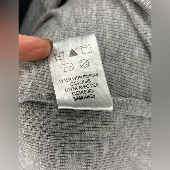 Kismet long teeshirt dress with side slits. Asymmetrical. Size large. Light grey - Picture 6 of 7